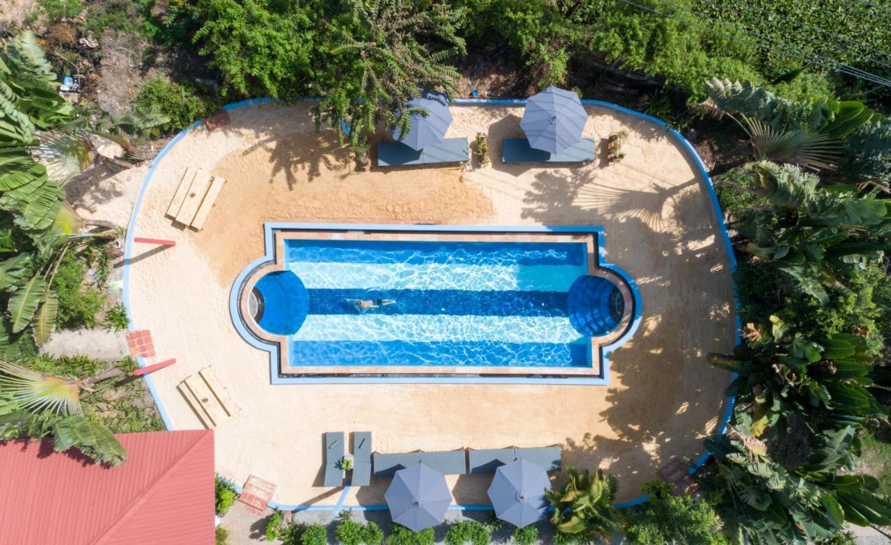 Barefoot Backpacker Resort 시엠리아프 외부 사진