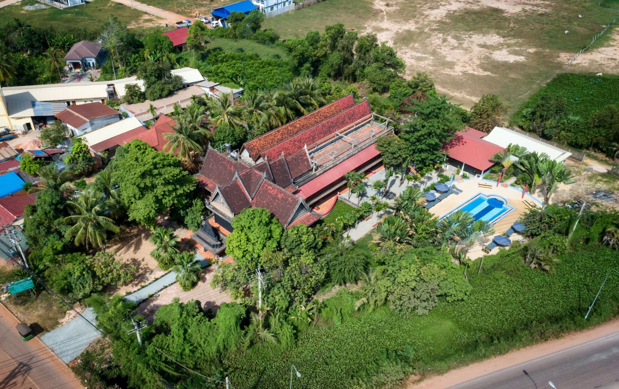 Barefoot Backpacker Resort 시엠리아프 외부 사진